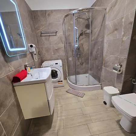 Luxury Large Family - Piscina Plaja Alezzi Daire *