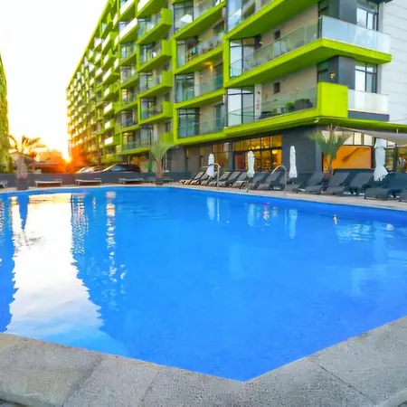 Luxury Large Family - Piscina Plaja Alezzi Daire Navodari